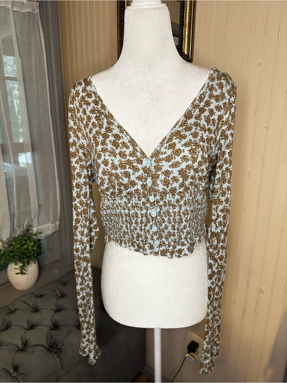 Urban Outfitters Floral Smocked Crop Top L Blue Brown Long Sleeve Cottagecore